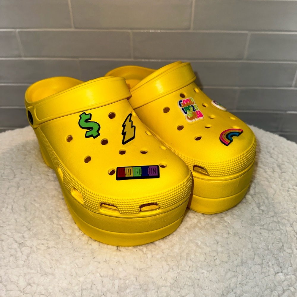 Gardener Platform Clogs with Fun Charms